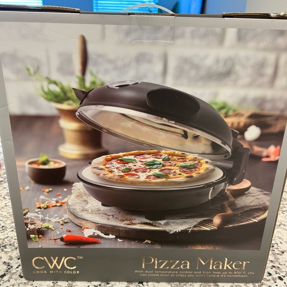 CWC Black Pizza Maker - Picture 2 of 3